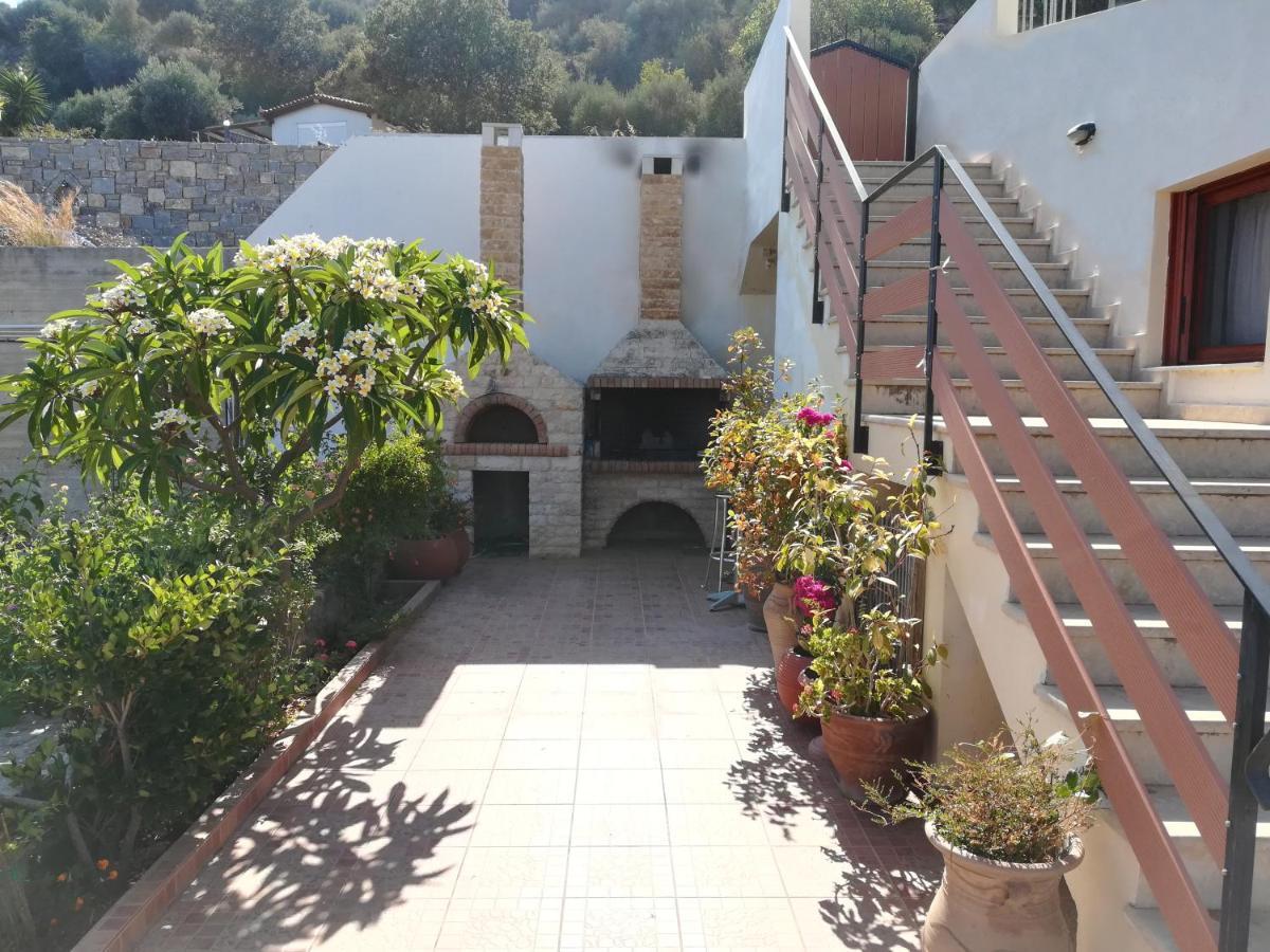 Villa Balcony, Cozy Villa With Amazing View Rodhiá Exterior foto